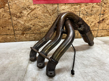 Load image into Gallery viewer, 13 14 15 16 17 TRIUMPH DAYTONA 675R 675 R FACTORY OEM EXHAUST MANIFOLD HEADER O2