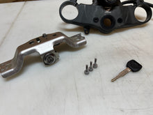 Load image into Gallery viewer, 07 08 09 10 11 12 HONDA CBR600RR CBR 600RR LOCK SET KEY SET IGNITION TRIPLE TREE