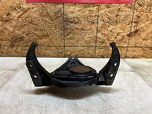 Load image into Gallery viewer, 05 06 SUZUKI GSX-R1000 GSX-R GSXR 1000 INSTRUMENT GAUGE CLUSTER FAIRING STAY