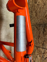 Load image into Gallery viewer, 46210228