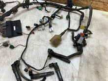 Load image into Gallery viewer, 05 06 2005 2006 SUZUKI GSX-R1000 GSX-R GSXR 1000 WIRING HARNESS LOOM ECU CDI ECM