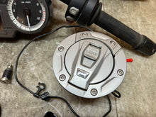 Load image into Gallery viewer, 14 15 16 17 18 BMW R1200 R1200RT 1200RT LOCK SET KET SET IGNITION CLUSTER ECU