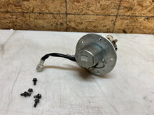 Load image into Gallery viewer, 04 05 SUZUKI GSXR GSX-R 750 GSXR750 GSXR600 600 FUEL PUMP GAS PUMP SENDING UNIT