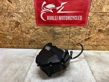 Load image into Gallery viewer, 13 14 15 16 17 TRIUMPH DAYTONA 675R 675 R THROTTLE BODIES BODY INTAKE INJECTORS