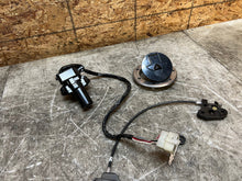 Load image into Gallery viewer, 98 99 00 01 02 03 KAWASAKI NINJA ZX7-R ZX7R ZX7 LOCK SET KEY SET IGNITION KEYS