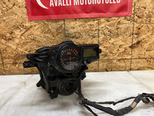 Load image into Gallery viewer, 04 05 SUZUKI GSXR GSX-R 600 750 GSXR750 GSXR600 HEADLIGHT HEAD LIGHT CLUSTER