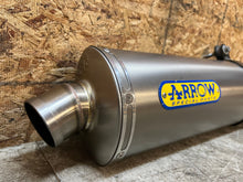 Load image into Gallery viewer, 04 05 2004 2005 SUZUKI GSXR GSX-R GSXR600 600 750 ARROW SLIP ON EXHAUST PIPE