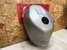 Load image into Gallery viewer, 04 05 SUZUKI GSXR GSX-R 600 750 GSXR750 GSXR600 GAS TANK FUEL TANK RESERVOIR