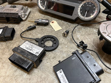Load image into Gallery viewer, 14 15 16 17 18 BMW R1200 R1200RT 1200RT LOCK SET KET SET IGNITION CLUSTER ECU