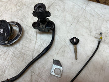 Load image into Gallery viewer, 06 07 2006 2007 SUZUKI GSX-R GSXR 600 750 LOCK SET KEY SET IGNITION SWITCH CAP
