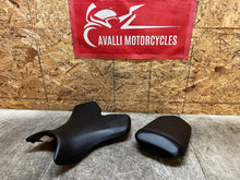 Load image into Gallery viewer, 05 06 2004 2005 2006 YAMAHA YZFR1 YZF R1 FRONT REAR RIDER PASSENGER SEATS PAIR