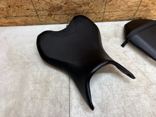 Load image into Gallery viewer, 20 21 22 23 24 25 YAMAHA MT 07 MT-07 MT07 FRONT & REAR SEATS SEAT PASSENGER PAIR