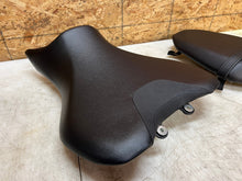 Load image into Gallery viewer, 20 21 22 23 24 25 YAMAHA MT 07 MT-07 MT07 FRONT & REAR SEATS SEAT PASSENGER PAIR