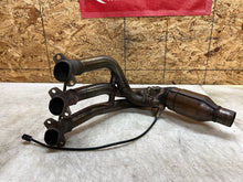 Load image into Gallery viewer, 13 14 15 16 17 TRIUMPH DAYTONA 675R 675 R FACTORY OEM EXHAUST MANIFOLD HEADER O2