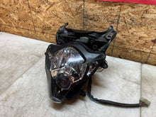 Load image into Gallery viewer, 06 07 2006 2007 SUZUKI GSX-R GSXR 600 750 HEADLIGHT HEAD LIGHT FAIRING STAY