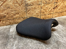 Load image into Gallery viewer, 04 05 2004 2005 SUZUKI GSXR GSX-R GSXR600 600 750 FRONT RIDERS SEAT PAD CUSION