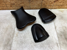 Load image into Gallery viewer, 06 07 2006 2007 SUZUKI GSX-R GSXR 600 750 FRONT REAR SEATS SEAT SOLO COWL SET