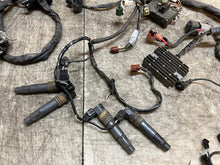 Load image into Gallery viewer, 01 02 2001 2002 SUZUKI GSXR GSX-R 1000 GSXR1000 ENGINE COMPUTER ECU CDI ECM LOOM