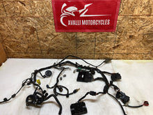 Load image into Gallery viewer, 04 05 SUZUKI GSXR GSX-R 750 GSXR750 MAIN ENGINE WIRING HARNESS LOOM ECU CDI