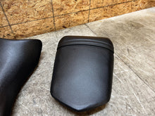 Load image into Gallery viewer, 05 06 2004 2005 2006 YAMAHA YZFR1 YZF R1 FRONT REAR RIDER PASSENGER SEATS PAIR