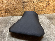 Load image into Gallery viewer, 04 05 2004 2005 SUZUKI GSXR GSX-R GSXR600 600 750 FRONT RIDERS SEAT PAD CUSION