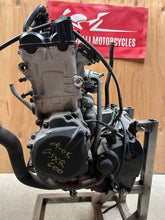 Load image into Gallery viewer, 04 05 2004 2005 SUZUKI GSXR GSX-R GSXR600 600 COMPLETE ENGINE MOTOR GARUNTEED