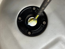 Load image into Gallery viewer, 04 05 SUZUKI GSXR GSX-R 600 750 GSXR750 GSXR600 GAS TANK FUEL TANK RESERVOIR