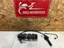 Load image into Gallery viewer, 04 05 2004 2005 SUZUKI GSXR GSX-R GSXR600 600 THROTTLE BODIES BODY INJECTION OEM