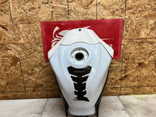 Load image into Gallery viewer, 08 09 10 2009 2010 SUZUKI GSXR GSX-R 600 750 GAS TANK FUEL TANK PETROL RESERVOIR