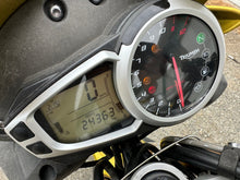 Load image into Gallery viewer, 2011-2015 11 12 13 14 15 TRIUMPH SPEED TRIPLE 1050 COMPLETE ENGINE MOTOR VIDEO