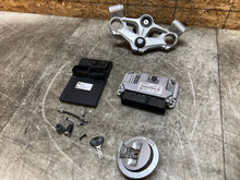 Load image into Gallery viewer, 06 07 08 09 10 BMW F800S F 800S F800 ST LOCK SET KEY SET IGNITION ECU CDI ECM