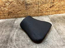 Load image into Gallery viewer, 04 05 2004 2005 SUZUKI GSXR GSX-R GSXR600 600 750 FRONT RIDERS SEAT PAD CUSION