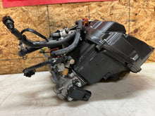 Load image into Gallery viewer, 09 10 12 13 14 15 16 YAMAHA YZFR6 YZF R6 THROTTLE BODIES BODY INJECTION INTAKE