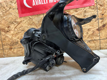 Load image into Gallery viewer, 06 07 2006 2007 SUZUKI GSX-R GSXR 600 750 HEADLIGHT HEAD LIGHT FAIRING STAY