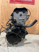 Load image into Gallery viewer, 01 02 2001 2002 SUZUKI GSXR GSX-R 1000 GSXR1000 COMPLETE ENGINE MOTOR GARUNTEED