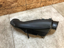 Load image into Gallery viewer, 01 02 03 2001-2003 SUZUKI GSXR GSX-R GSX-R600 750 RIGHT SIDE RAM AIR DUCT INTAKE