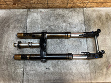 Load image into Gallery viewer, 06 07 2006 2007 SUZUKI GSX-R750 GSXR 600 750 FRONT FORKS FORK TUBES FRONT END