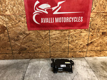 Load image into Gallery viewer, 2020 2021 2022 2023 GMC SIERRA DENALI 2500 3500 AC DC POWER CONTROL MODULE