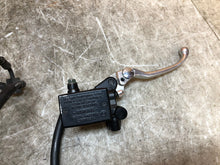 Load image into Gallery viewer, 04 05 06 07 08 YAMAHA FZ-6 FZ6 FZ600 FZ 6 FRONT BRAKE CALIPERS BRAKES MASTER