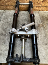 Load image into Gallery viewer, 08 09 10 2008 2009 SUZUKI GSXR GSX-R 600 750 FRONT END FRONT FORKS FORK TUBES