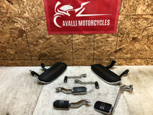 Load image into Gallery viewer, 09 10 11 12 13 HARLEY DAVIDSON ROAD STREET GLIDE ROAD KING FOOT BOARD REST LEVER