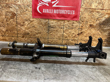 Load image into Gallery viewer, 06 07 2006 2007 SUZUKI GSX-R750 GSXR 600 750 FRONT FORKS FORK TUBES FRONT END