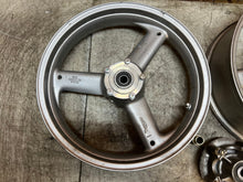 Load image into Gallery viewer, 00 01 02 03 TRIUMPH DAYTONA SPRINT 955i  FRONT WHEEL REAR WHEEL BACK RIM PAIR