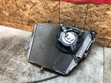 Load image into Gallery viewer, 06 07 2006 2007 SUZUKI GSX-R750 GSXR 600 750 RADIATOR RAD ENGINE COOLER COOLING