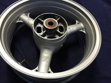 Load image into Gallery viewer, 98-02 KAWASAKI NINJA ZX6R ZX6-R REAR WHEEL RIM OEM MINT SILVER STRAIGHT