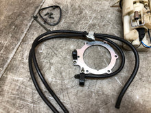 Load image into Gallery viewer, 03 04 05 08 09 2005 YAMAHA YZFR6 YZF R6 S FUEL PUMP GAS PUMP SENDING UNIT PETROL