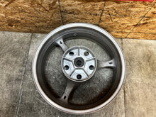 Load image into Gallery viewer, 06 07 2006 2007 SUZUKI GSX-R750 GSXR 600 750 REAR WHEEL BACK RIM STRAIGHT SILVER