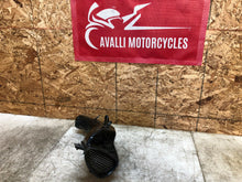 Load image into Gallery viewer, 01 02 03 2001-2003 SUZUKI GSXR GSX-R GSX-R600 750 RIGHT SIDE RAM AIR DUCT TUBE