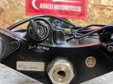 Load image into Gallery viewer, 99 00 01 02 1999 2000 2001 2002 YAMAHA YZFR6 YZF R6 FRONT FORKS FORK TUBES NICE