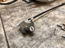 Load image into Gallery viewer, 04 05 06 07 08 YAMAHA FZ-6 FZ6 FZ600 FZ 6 LOCK SET KEY SET IGNITION TRIPLE TREE